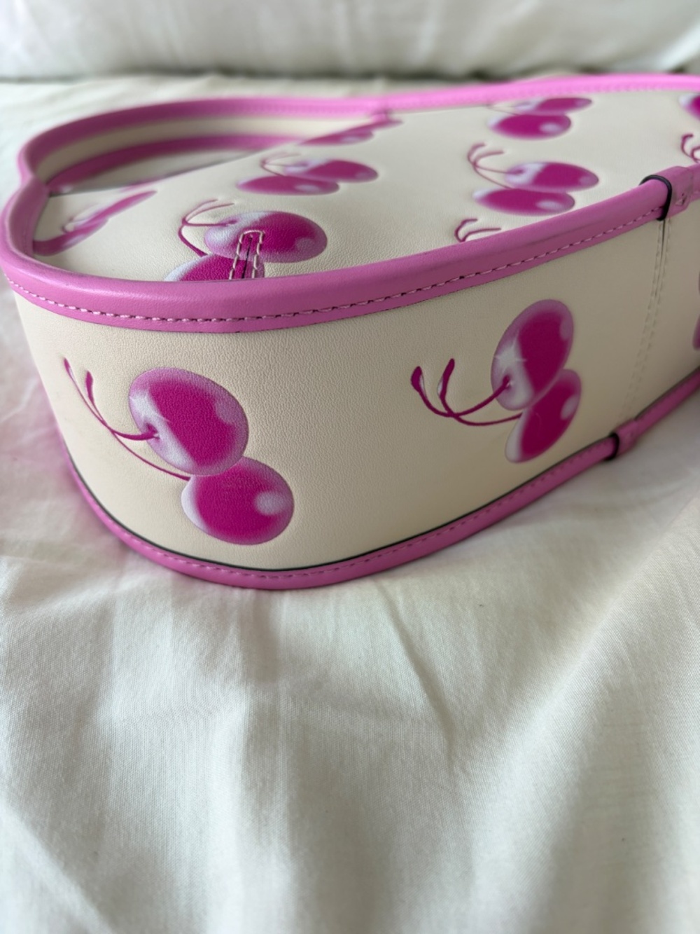 Coach Ergo Pink Cherry Bag in Coachtopia Leather - Picture 3 of 5